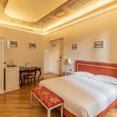 Casa Isolani Luxury Rooms Piazza Maggiore 1 Болоня Екстериор снимка
