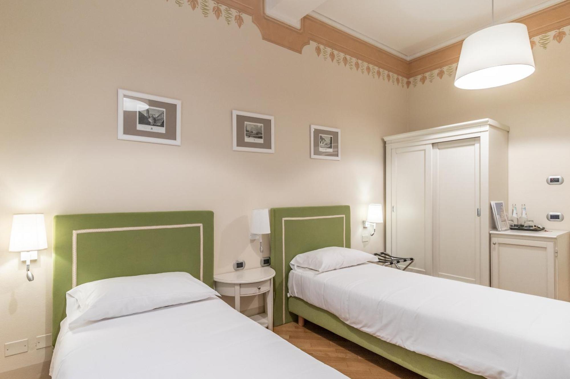 Casa Isolani Luxury Rooms Piazza Maggiore 1 Болоня Екстериор снимка