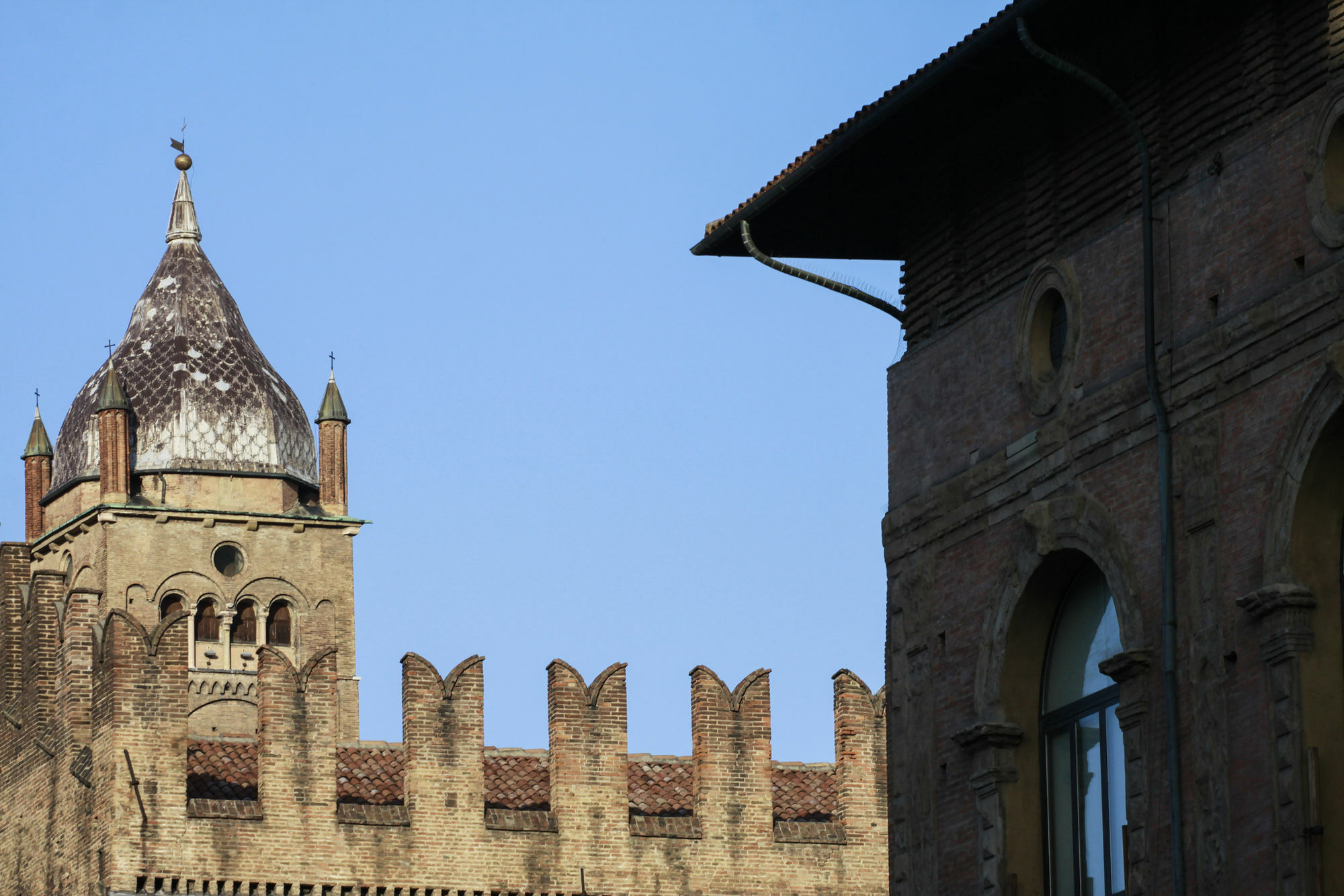 Casa Isolani Luxury Rooms Piazza Maggiore 1 Болоня Екстериор снимка